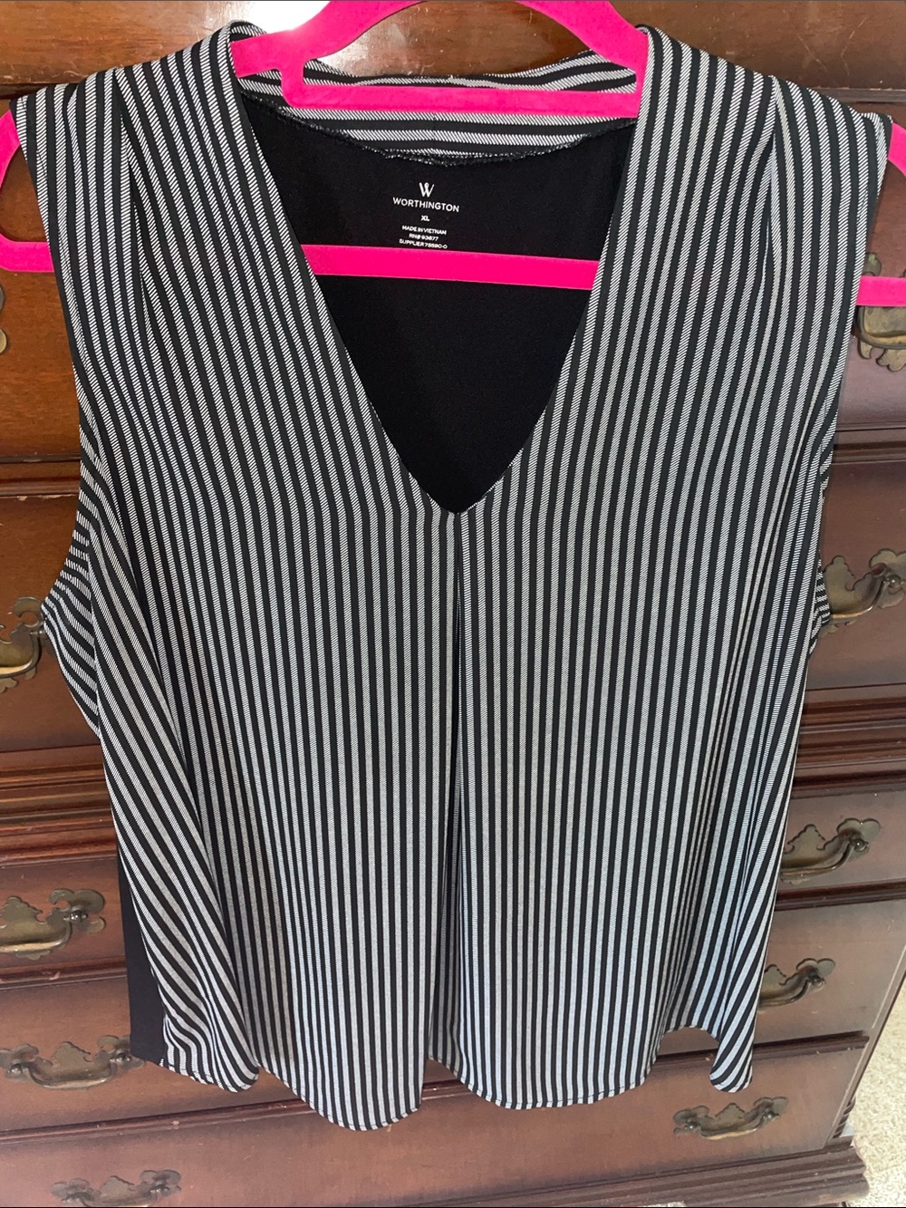 Worthington Black and White Vertical Stripe V-Neck Sleeveless Tank